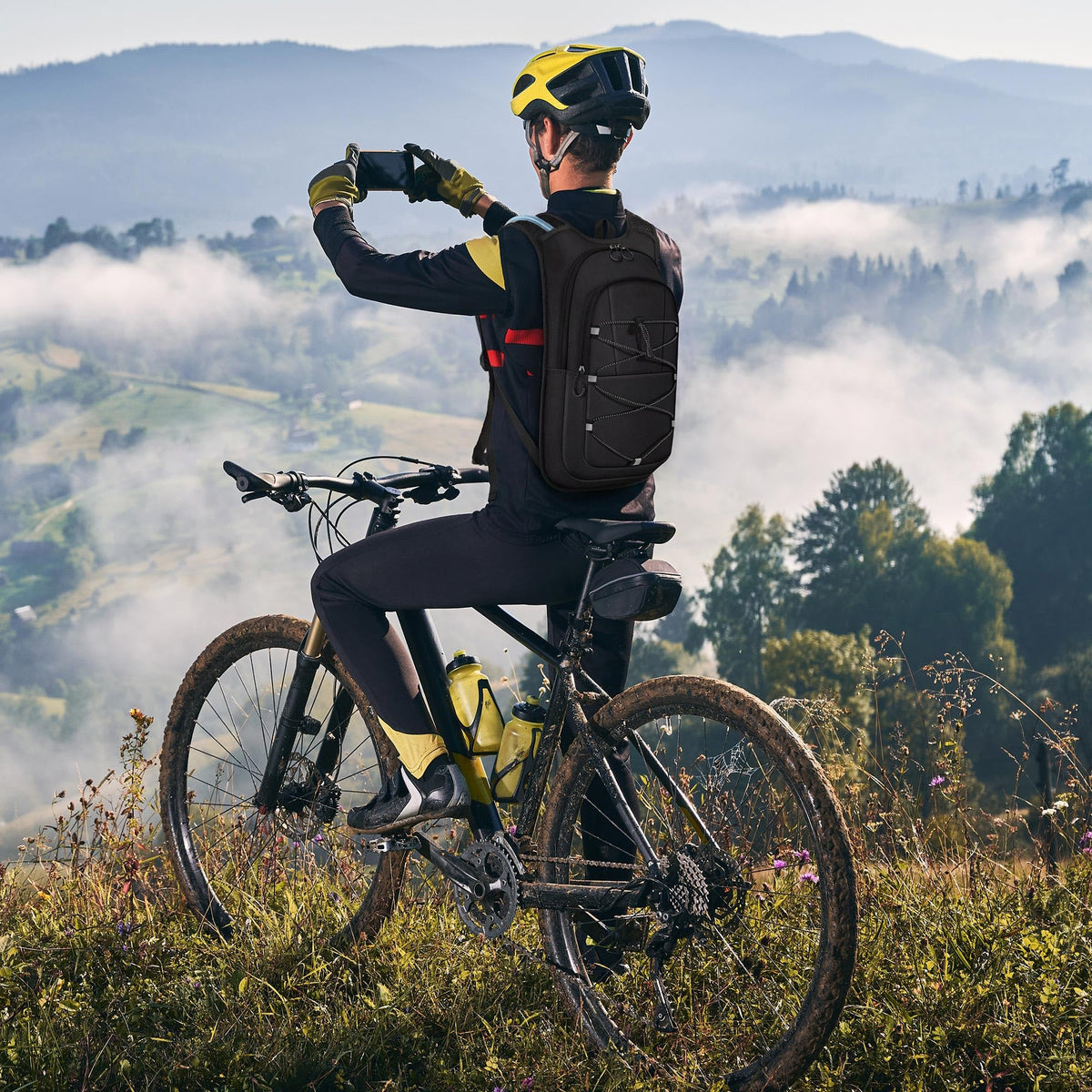 MIYCOO Hydration Backpack with 2L Water Bladder